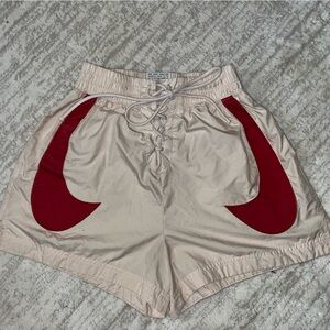 Nike Cream WOMEN'S SPORTSWEAR CIRCA 50 SHORTS